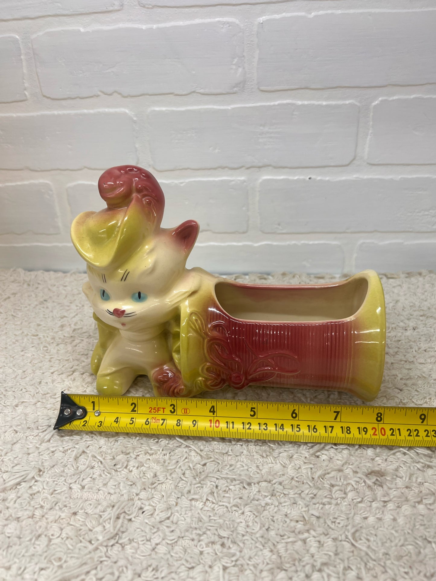 Hull Pottery Puss in Boots 1950's Planter