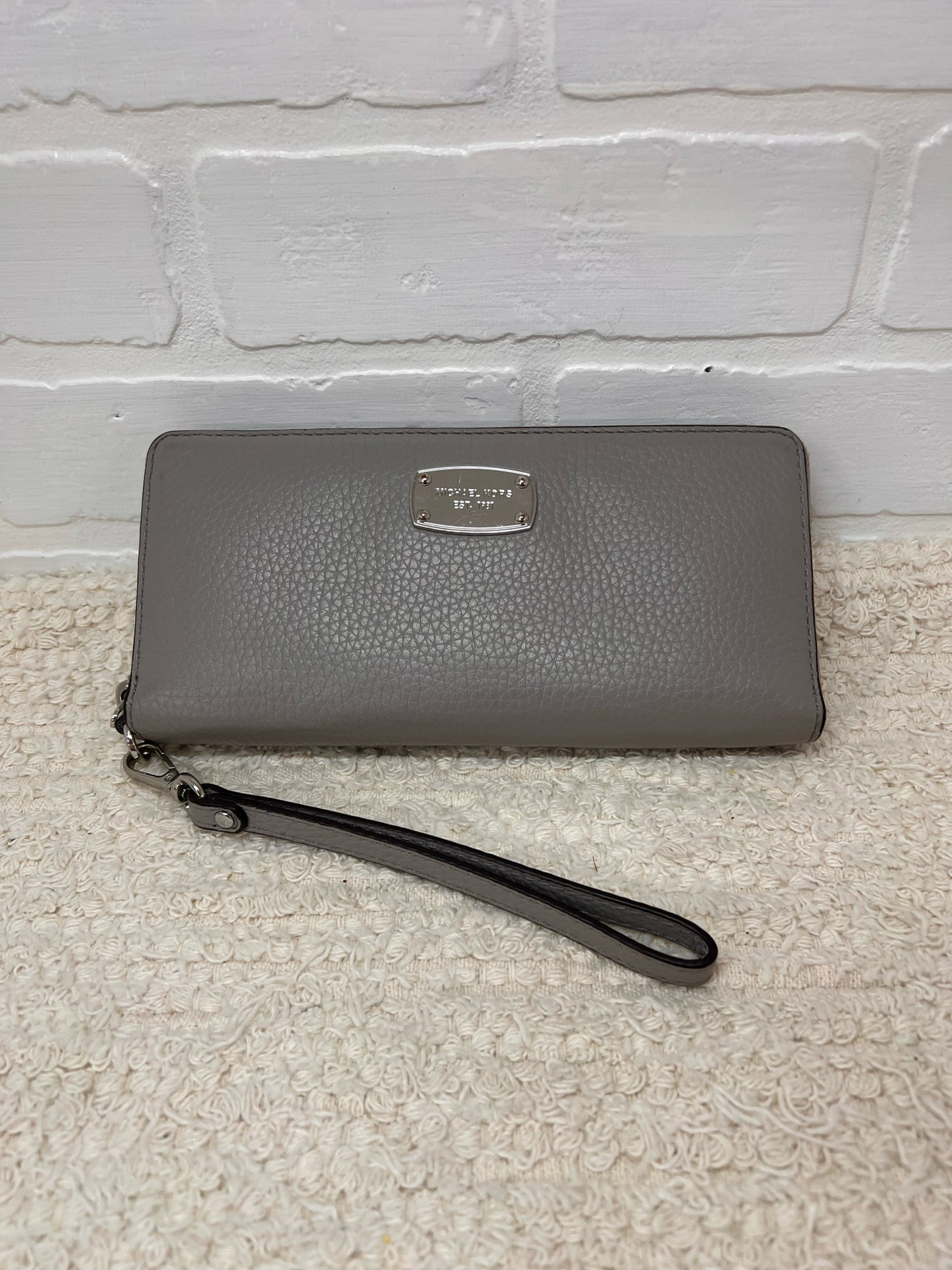 MICHAEL Michael Kors Gray Pebbled Leather Wristlet Wallet