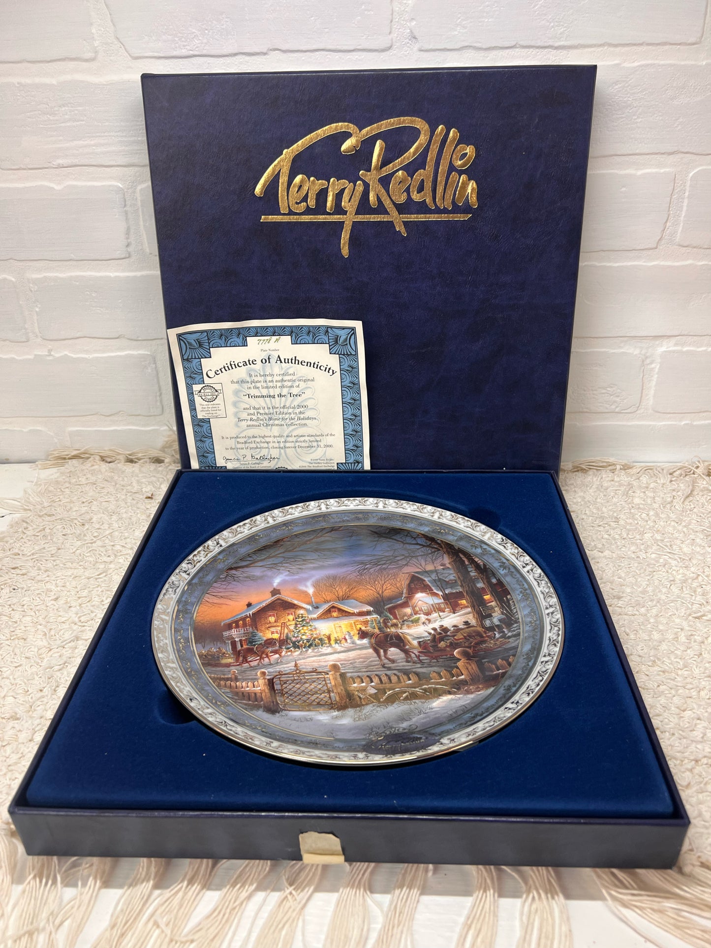 Terry Redlin'Trimming the Tree' Decorative Plate in Gift Box