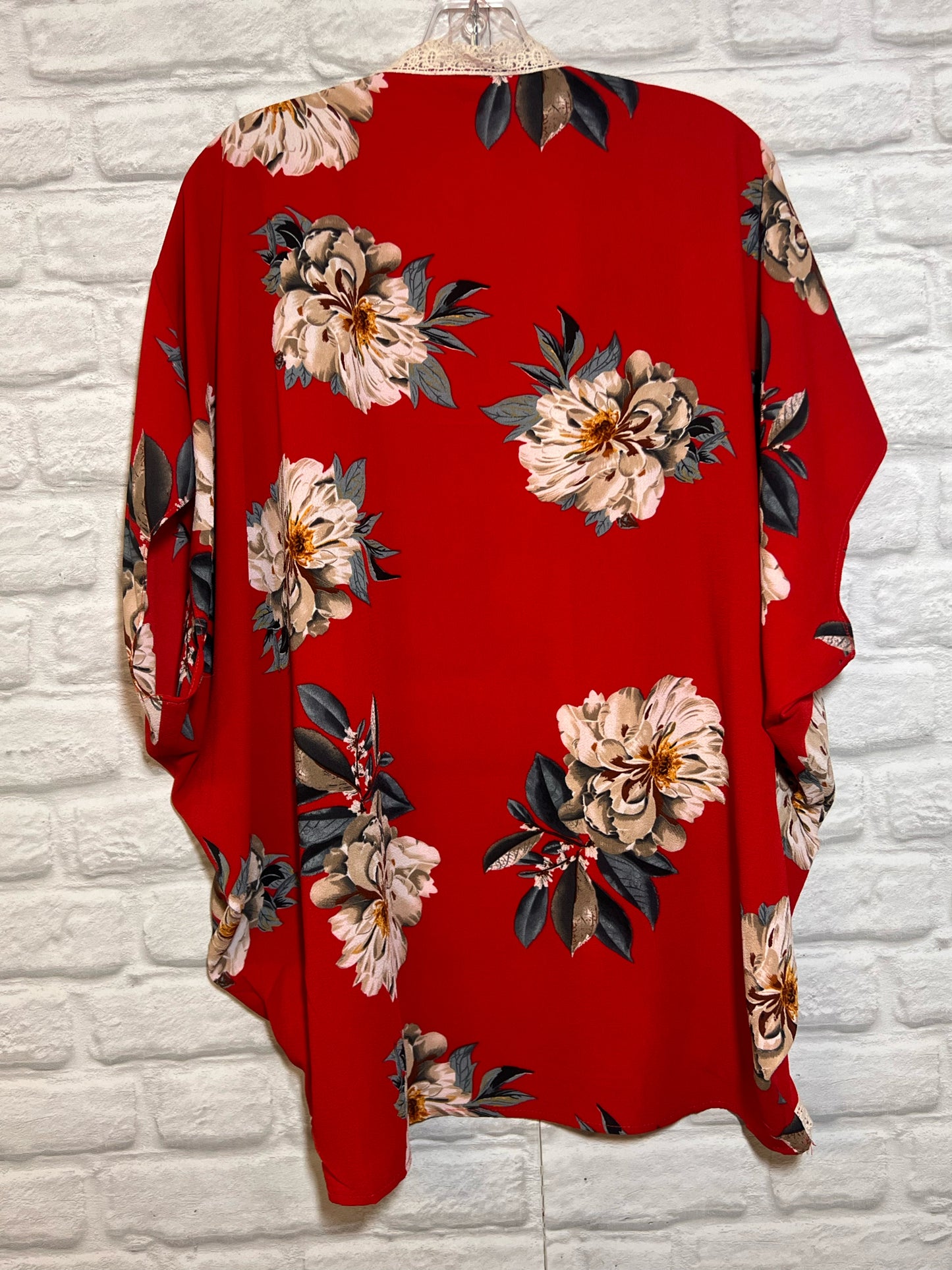 Size S/M Umgee Red Floral Lace Trimmed Kimono