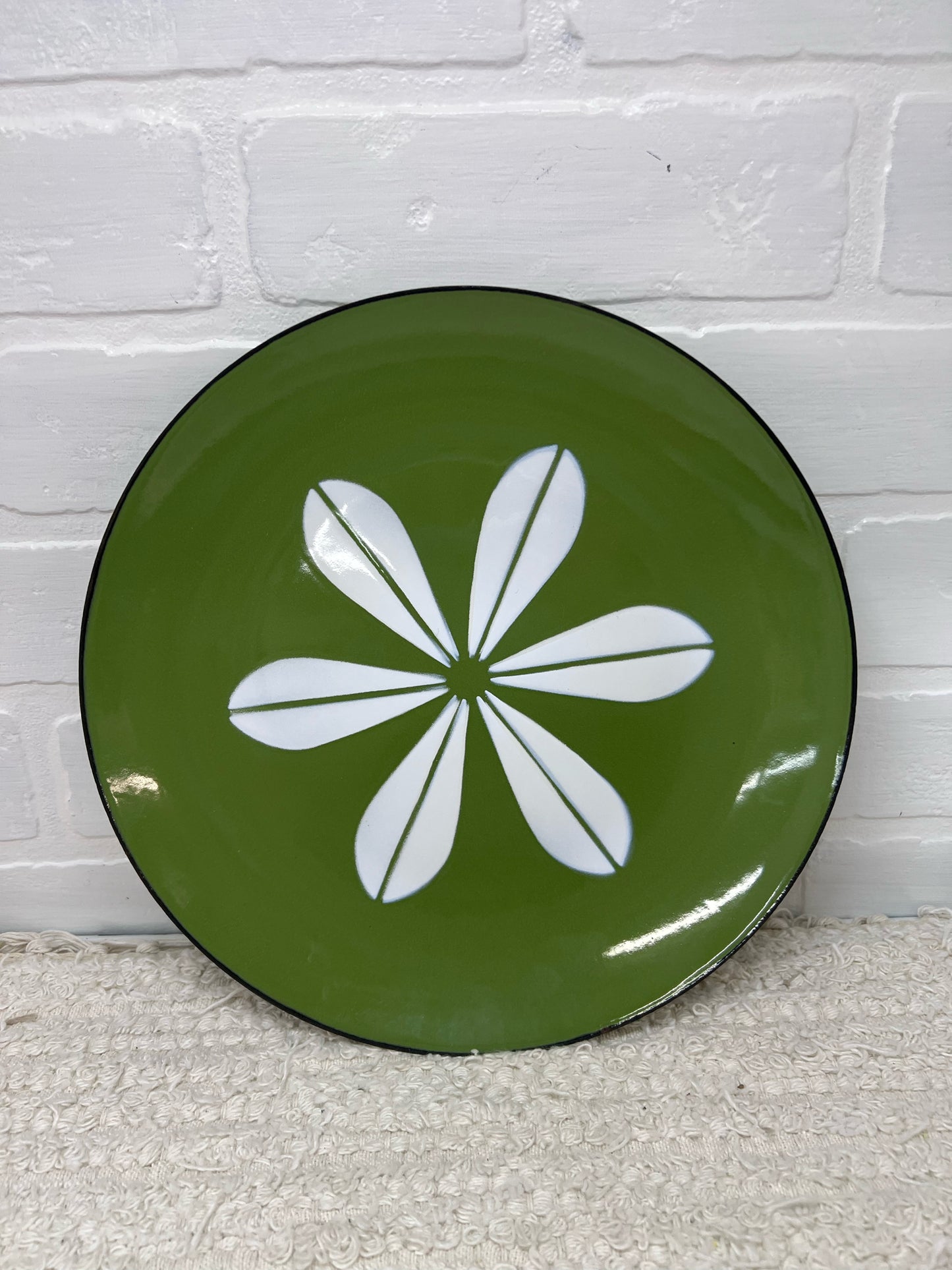 Catherine Holm Avocado Green Lotus Plate 10 Inches