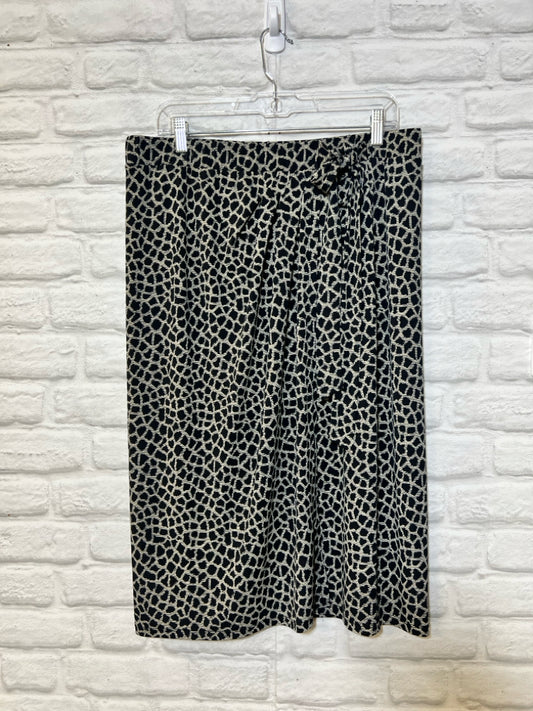 Size 2X Gilli black faux wrap skirt