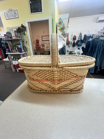 Vintage Wicker Hamper/Picnic Basket