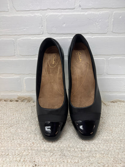 Shoe Size 10 Clarks Black Flats