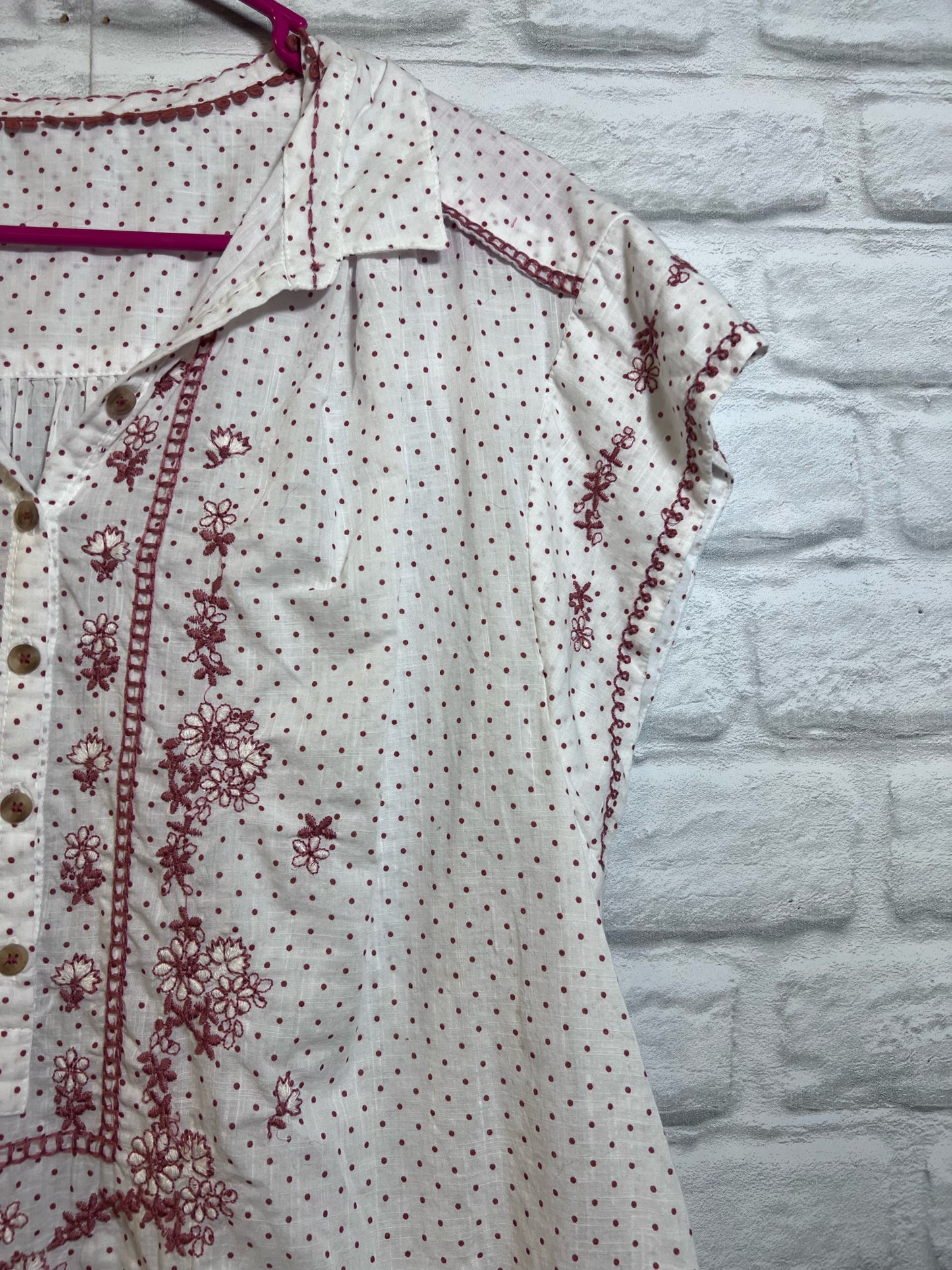 Size M Anthropologie Brown & White Dotted Embroidered Blouse