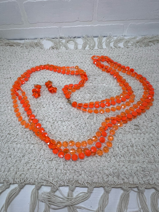 Long necklace and earrings set