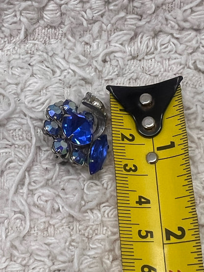 Clip-on vintage rhinestone earrings