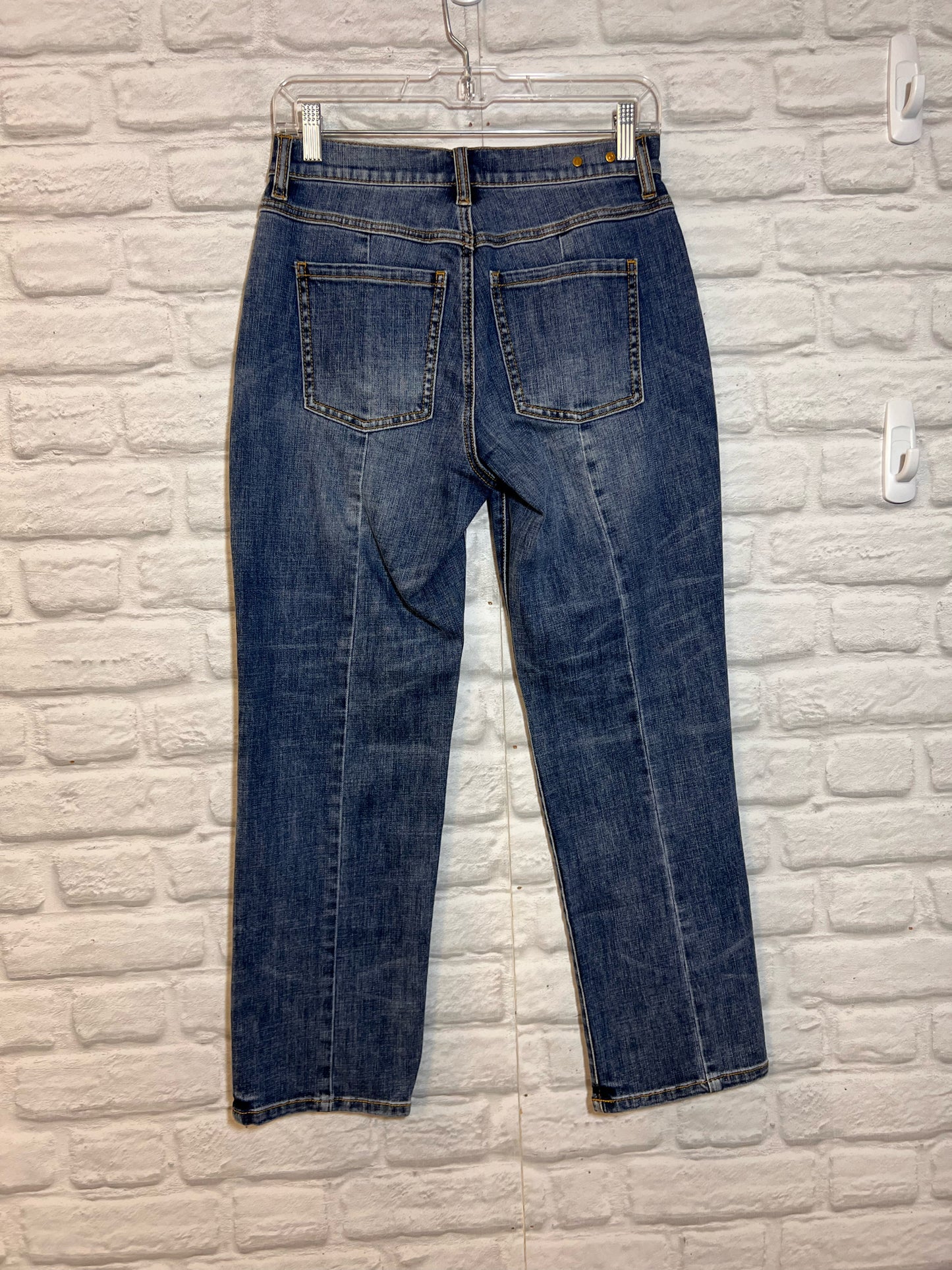 CAbi Size 2 Mid-Rise SoHo Cropped Length Jeans
