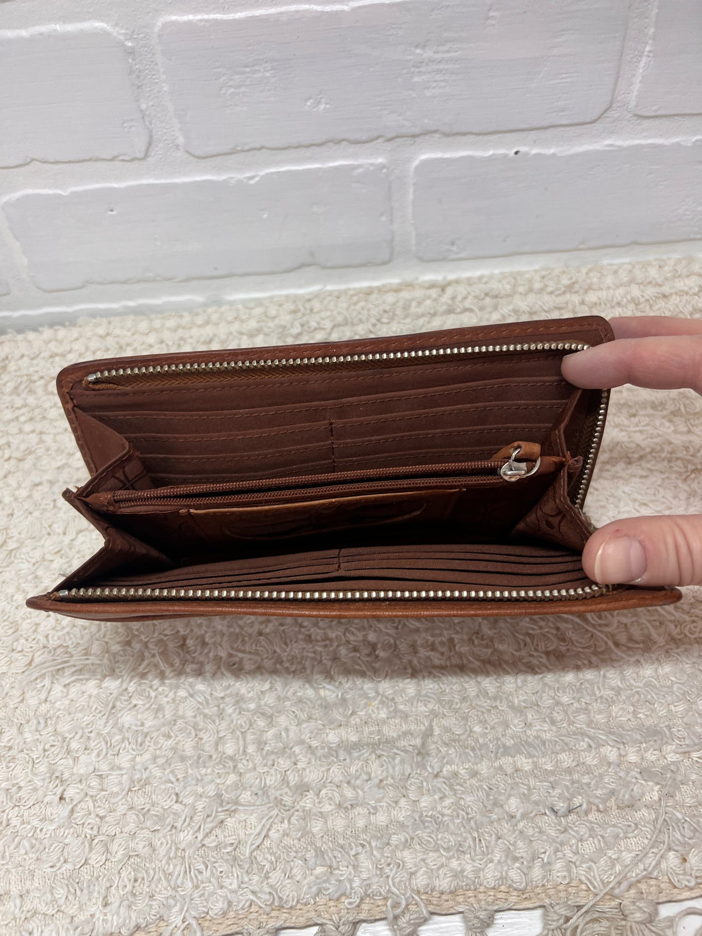 Fossil Vintage Style Keyhole Plate Wallet in Brown Leather