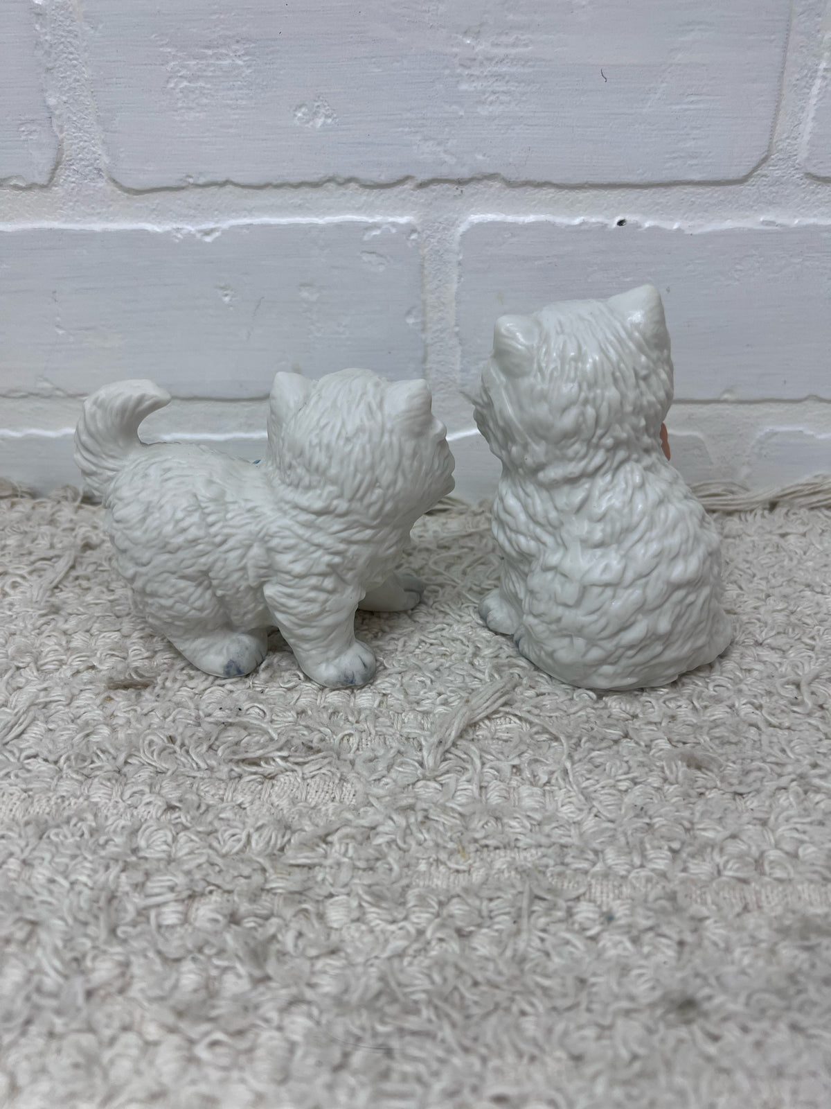 Homco White Ceramic Kitten Figurine Set (2)
