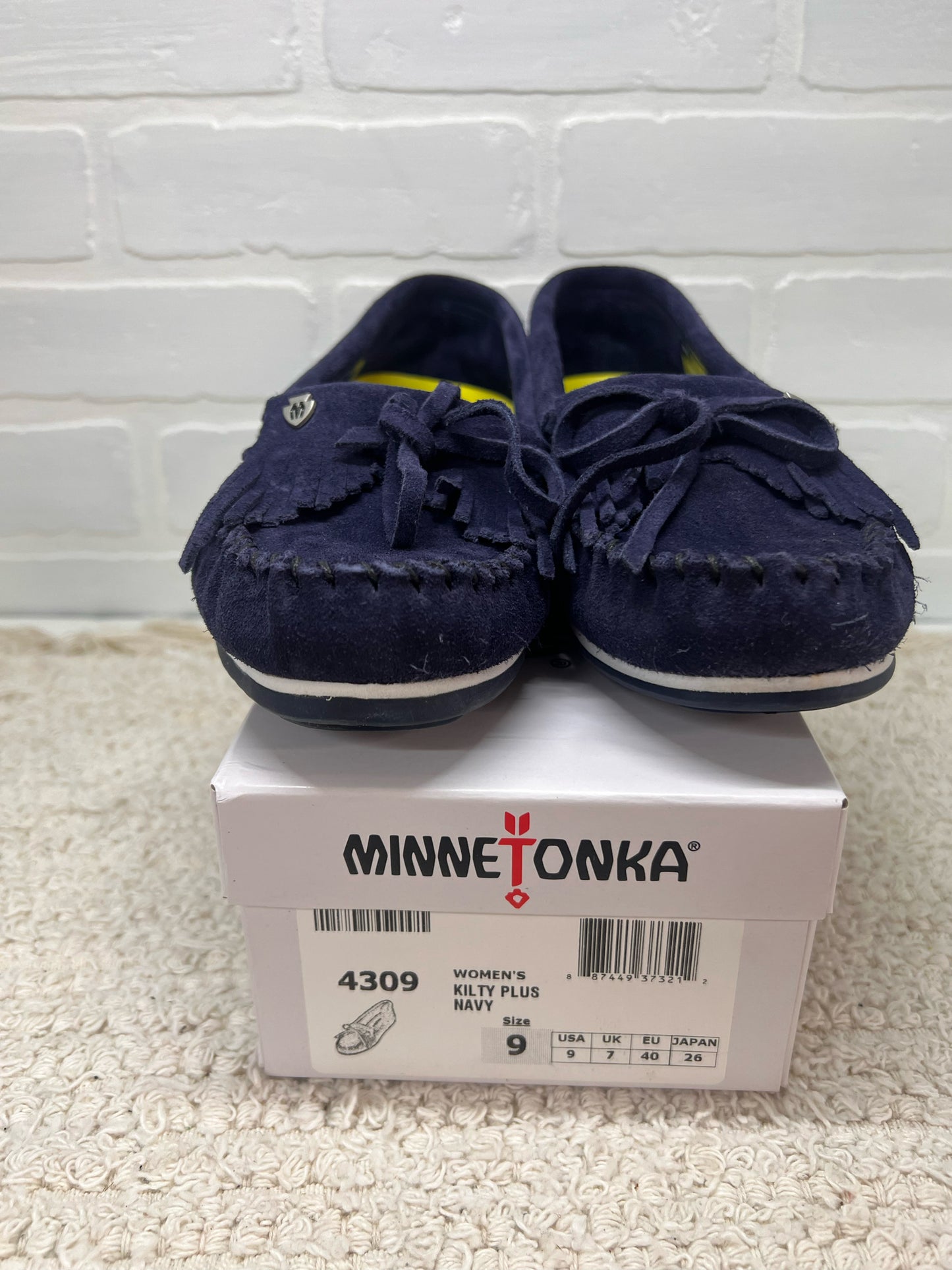 Shoe Size 9 Minnetonka  Moccasins Navy blue Suede