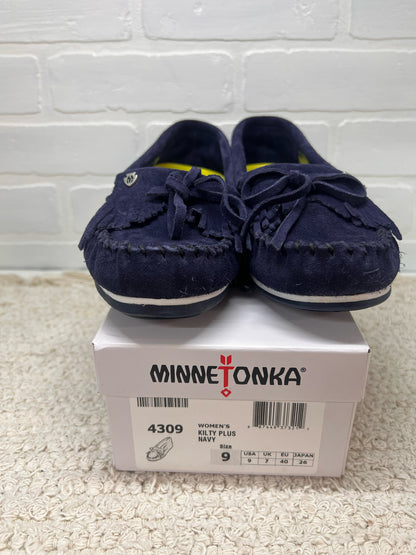 Shoe Size 9 Minnetonka  Moccasins Navy blue Suede