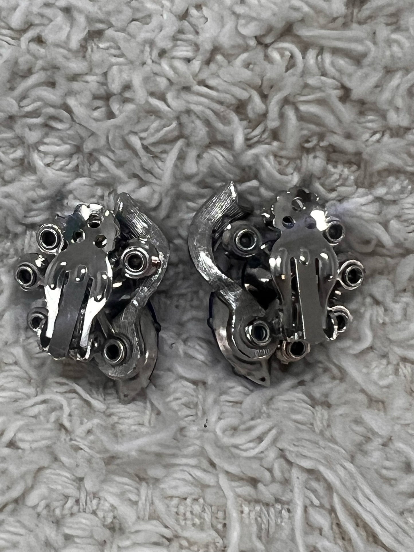 Clip-on vintage rhinestone earrings