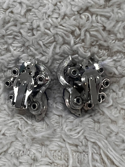 Clip-on vintage rhinestone earrings