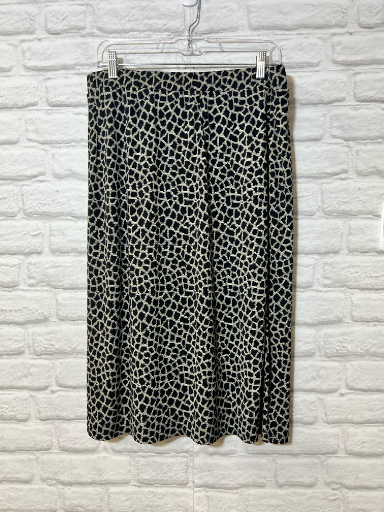 Size 2X Gilli black faux wrap skirt