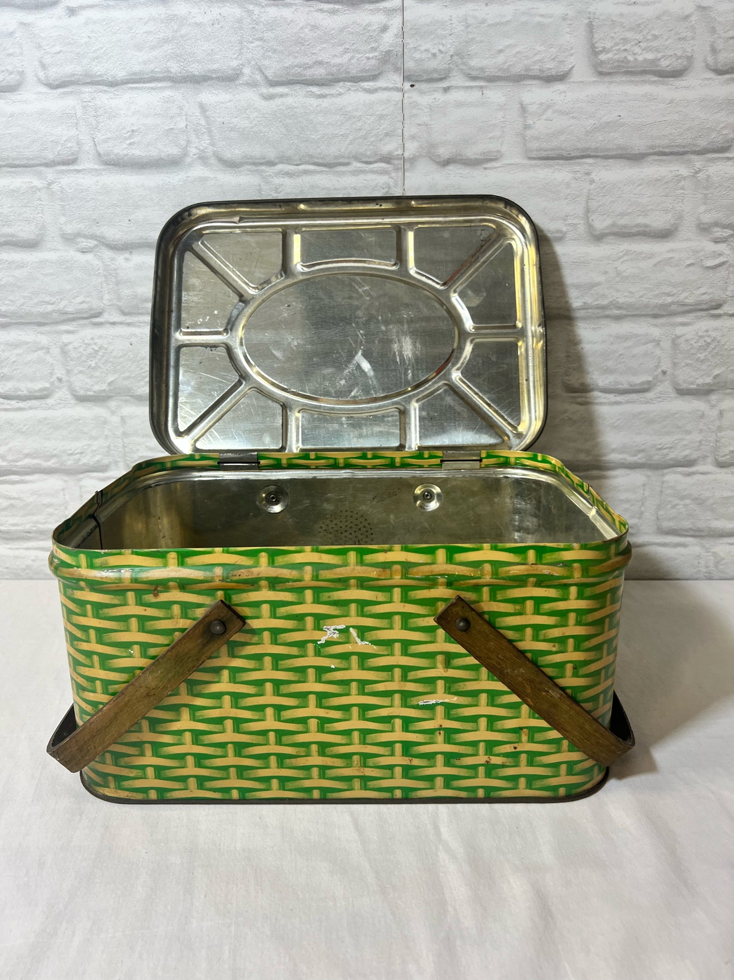 Vintage metal bread box/picnic basket