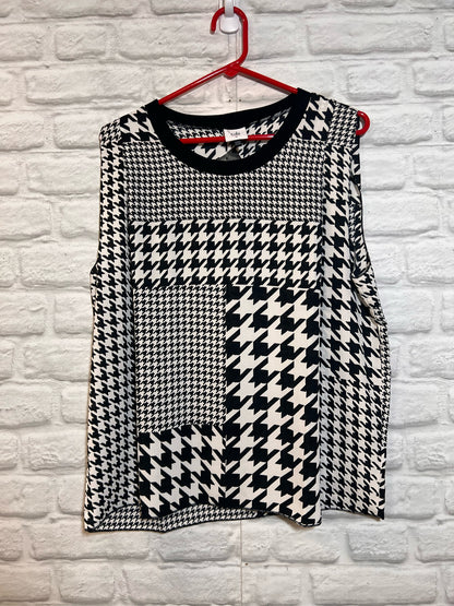 Size M CAbi Black & White Houndstooth Checked Blouse