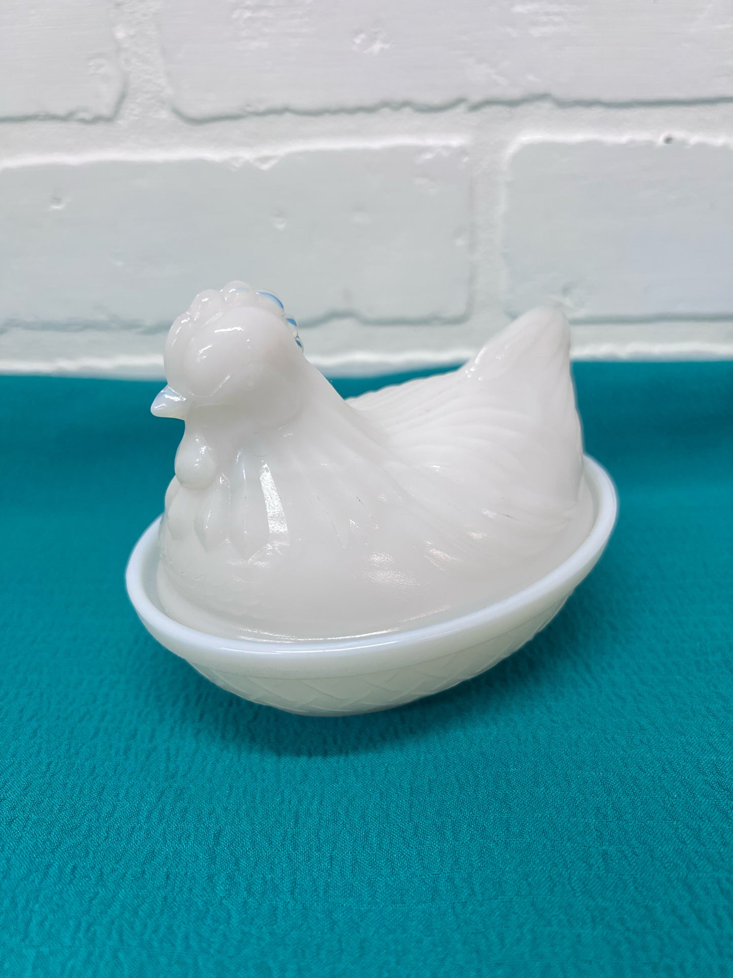 Vintage Milk Glass Nesting Hen/Hen on Nest