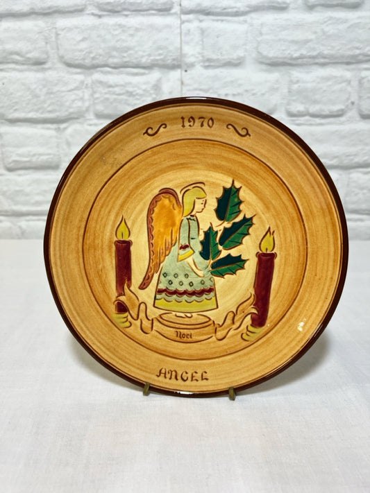 Pennsbury Pottery Christmas collectable plate