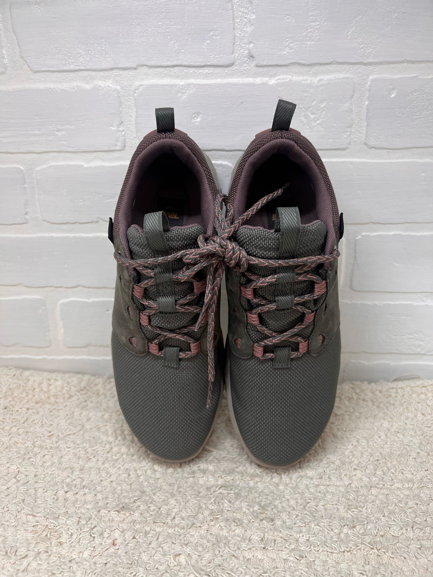 Women's Teva Canyonview Hiking Shoes in Size 7.5