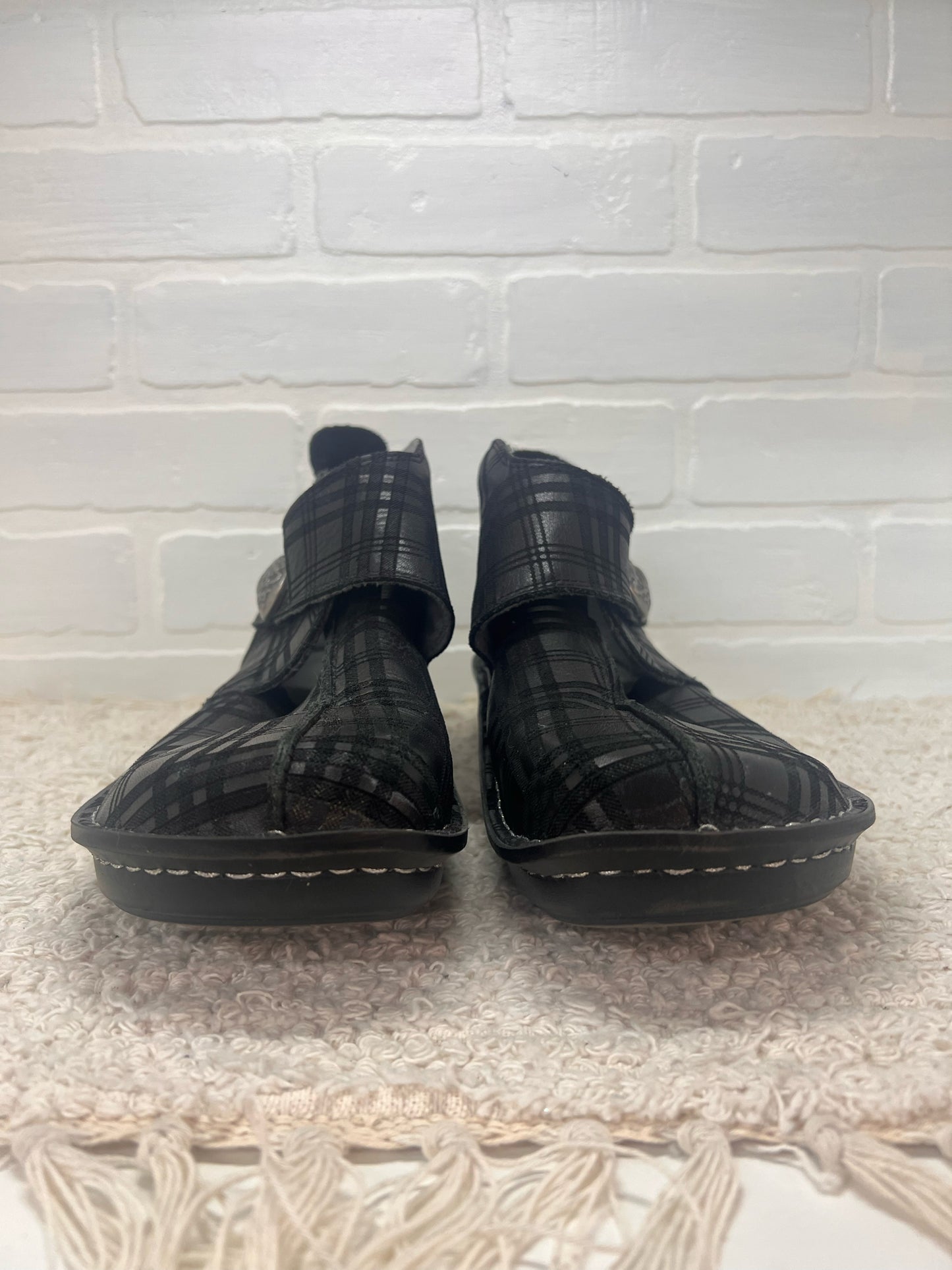 Shoe Size 42 Alegria Black & Silver Plaid Shoe/Booties