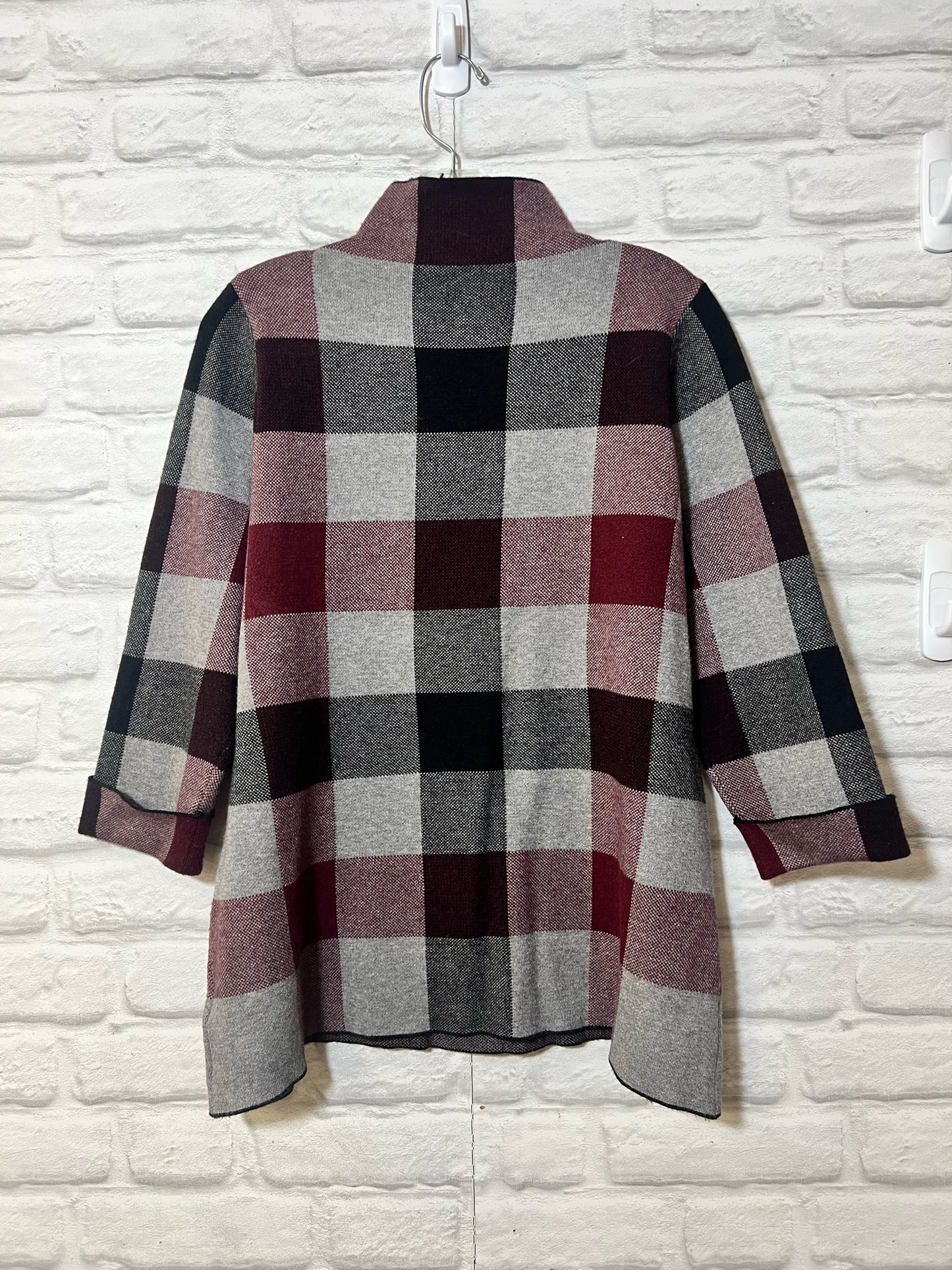 Size L Tahari Used Sweater