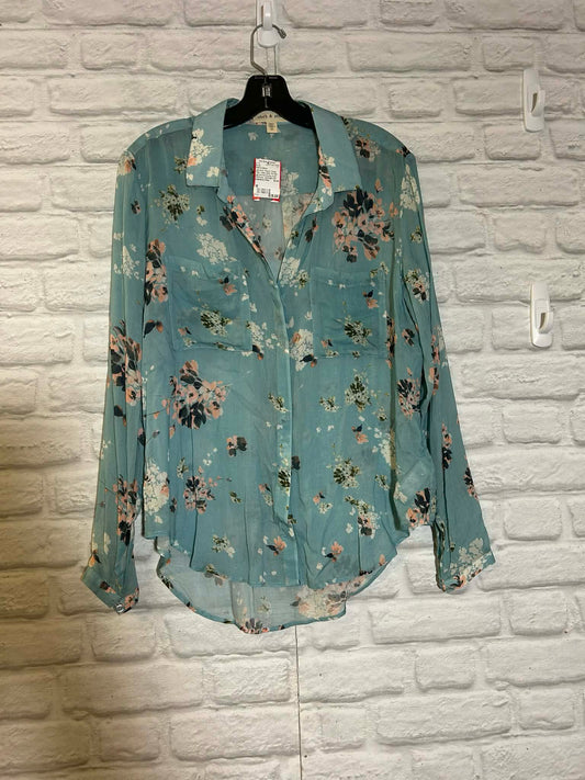 Size M Cloth & Stone Light Blue Floral Blouse