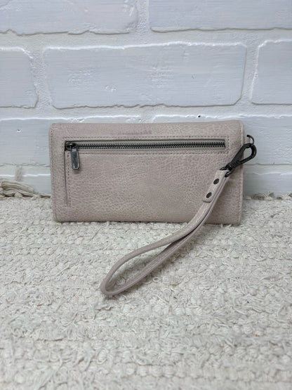 Wrangler Faux Leather RFID Wristlet/Wallet