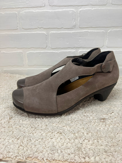 Shoe Size 39 NAOT Gray Suede Cutout Heels