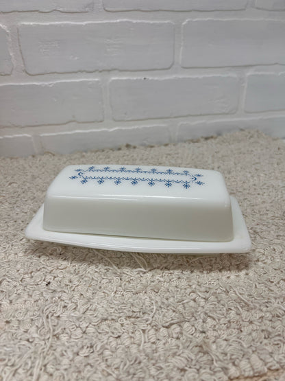 Pyrex Snowflake Garland Butter Dish