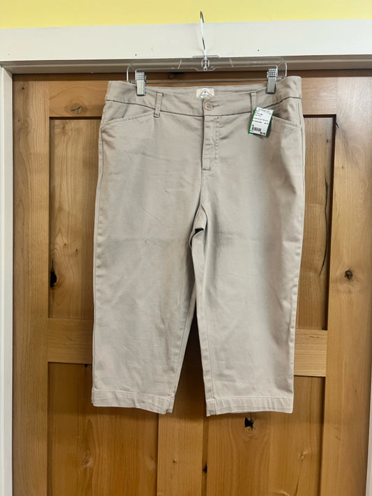 St. John's Bay Size 14 Capris