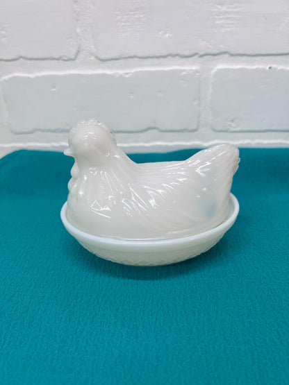 Vintage Milk Glass Nesting Hen/Hen on Nest