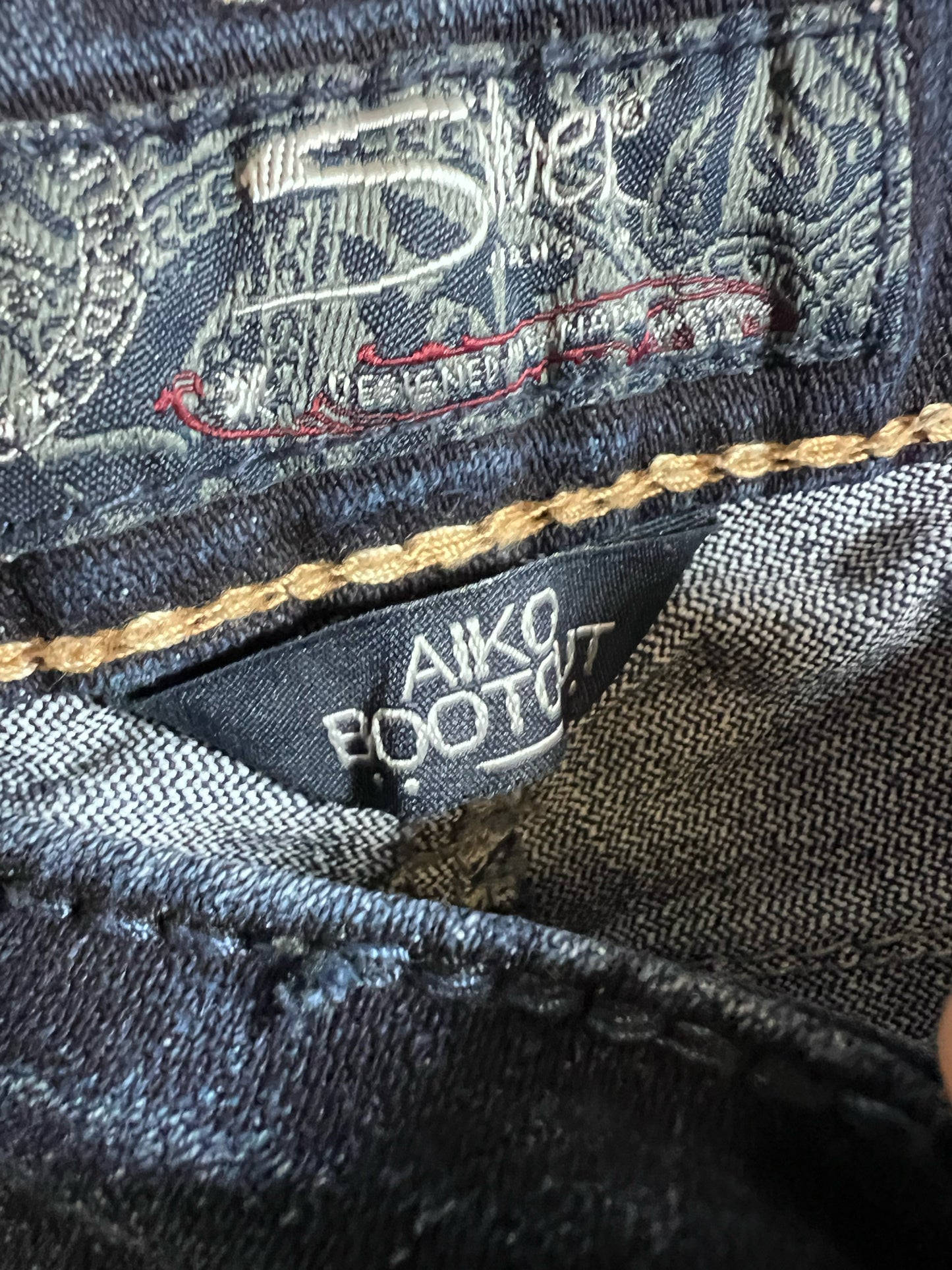 Silver Jeans Co. Size 32 Waist Jeans Dark waish Low Rise Aiko Boot Cut