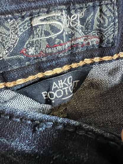 Silver Jeans Co. Size 32 Waist Jeans Dark waish Low Rise Aiko Boot Cut