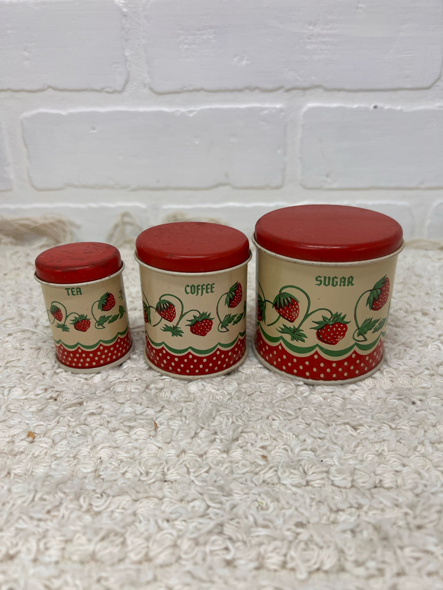 Wolverine 1950's strawberry pattern mini canister set