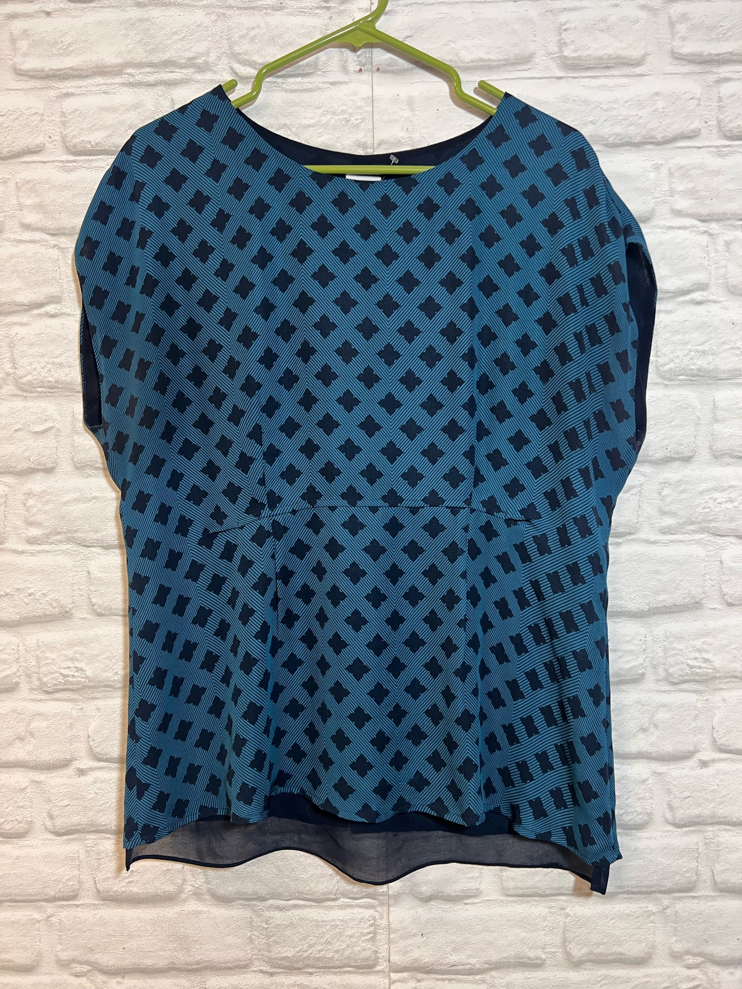 Size M CAbi Blue Cap Sleeve Patterned  Blouse
