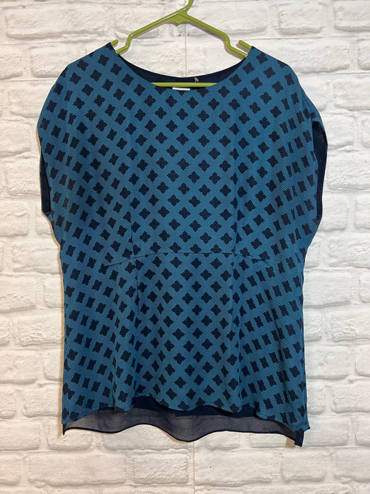 Size M CAbi Blue Cap Sleeve Patterned  Blouse
