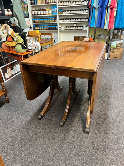 Table – Bee Balm Boutique