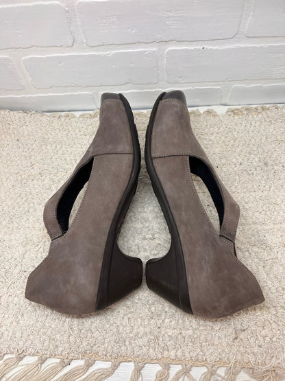 Shoe Size 39 NAOT Gray Suede Cutout Heels