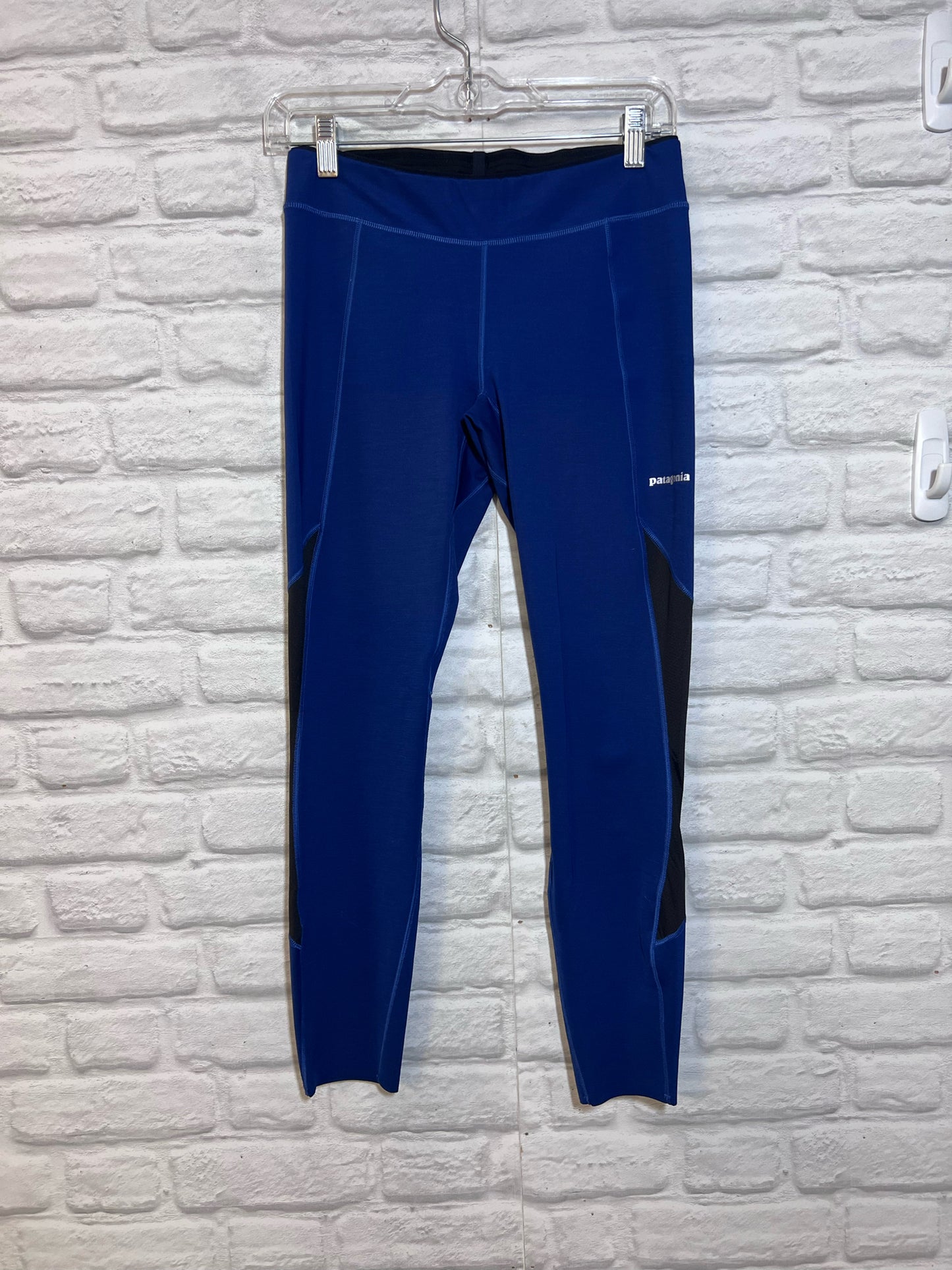 Patagonia Size M 'Endless Run' Tights/Leggings in Black & Blue