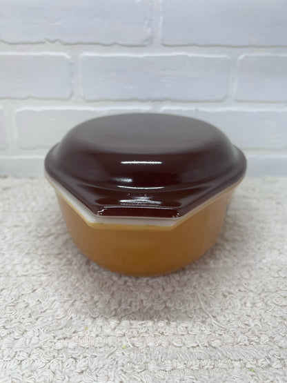 Pyrex Old Orchard 1.5 QT Oval Lidded Casserole Dish