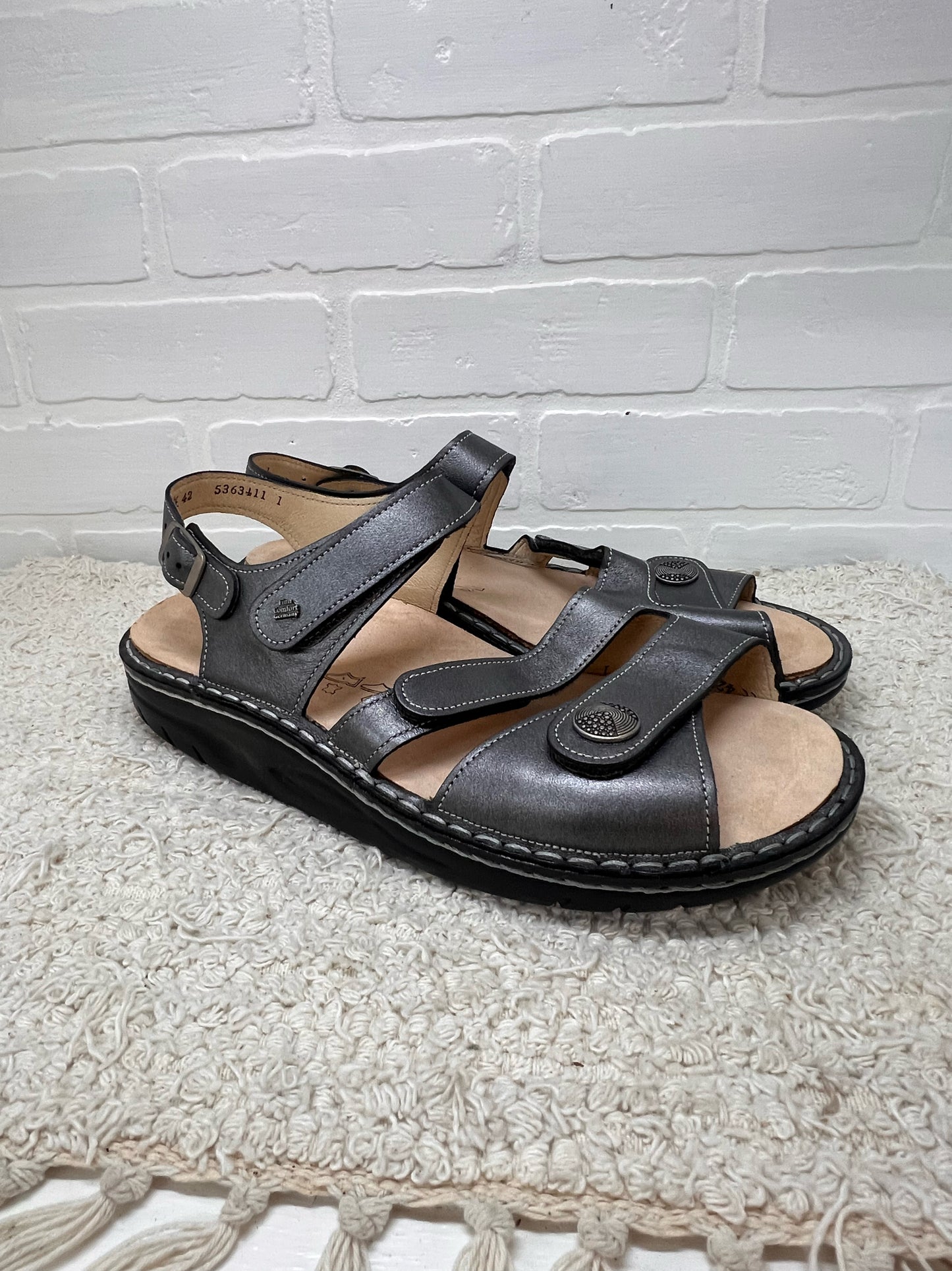 Shoe Size 42 Finn Comfort  Sandals in Metallic Silver/Gray