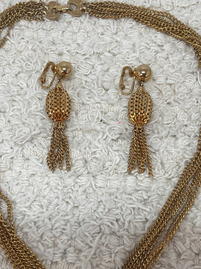 Jewelry Set - goldtone necklace and earrings