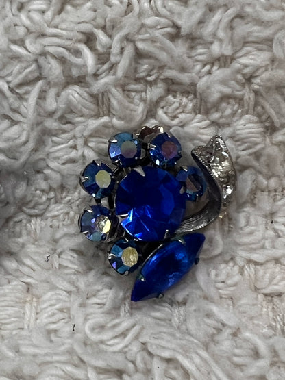 Clip-on vintage rhinestone earrings
