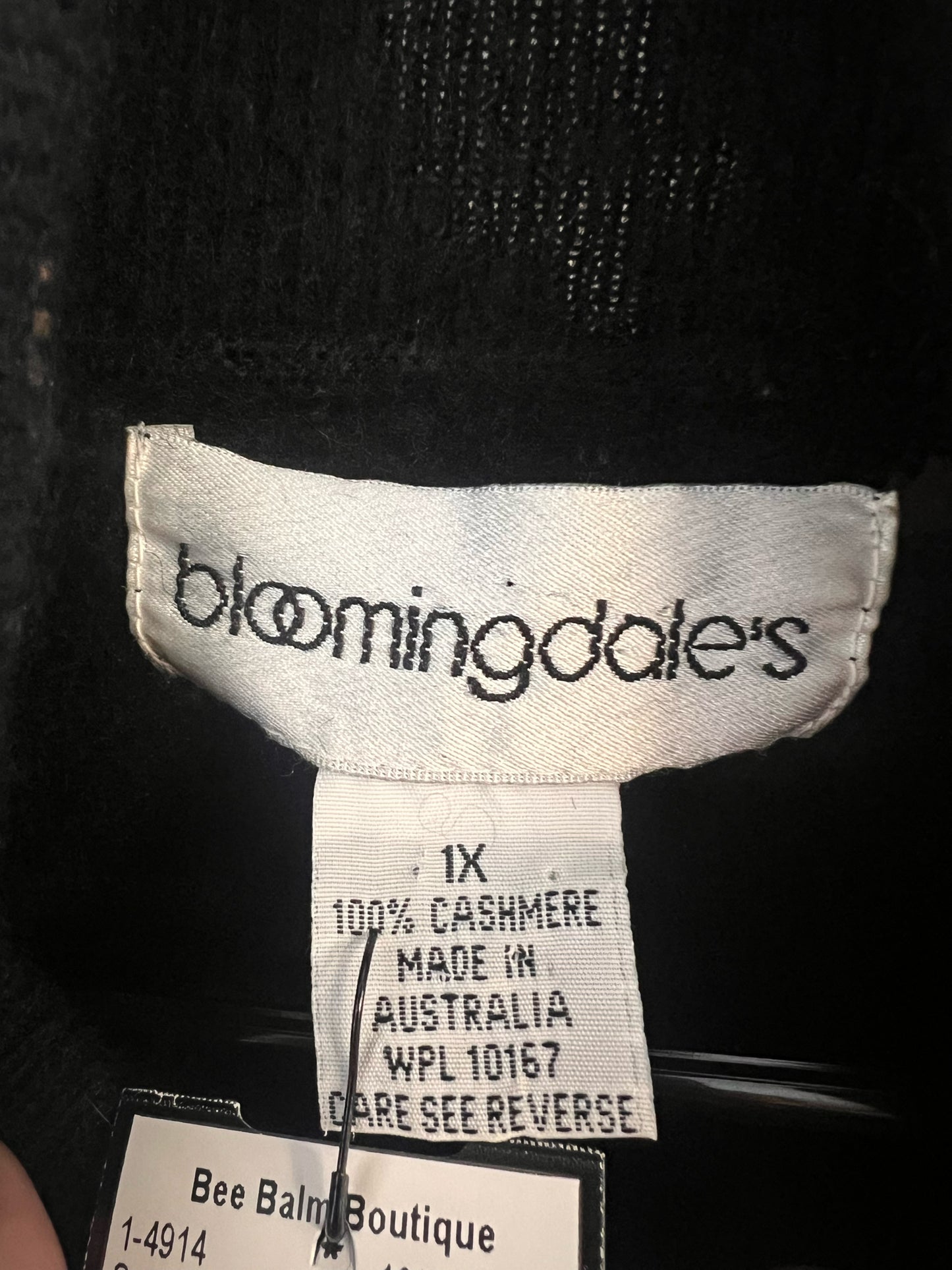 Size 1X Bloomingdale's Black Cashmere Turtleneck Sweater