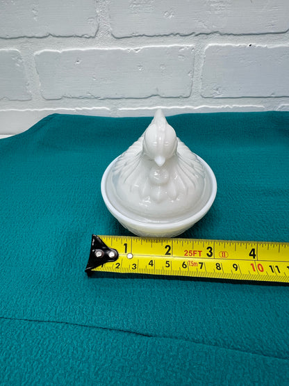 Vintage Milk Glass Nesting Hen/Hen on Nest