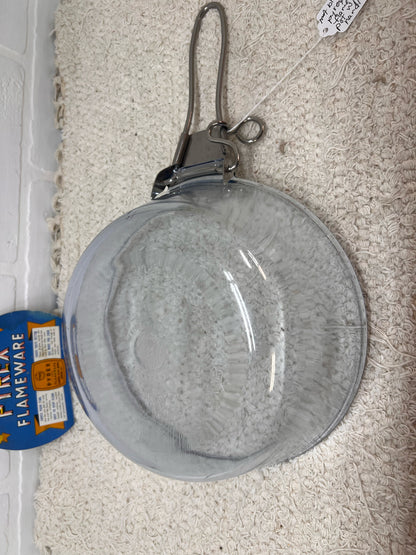 Vintage Pyrex saucepan with detachable metal handle