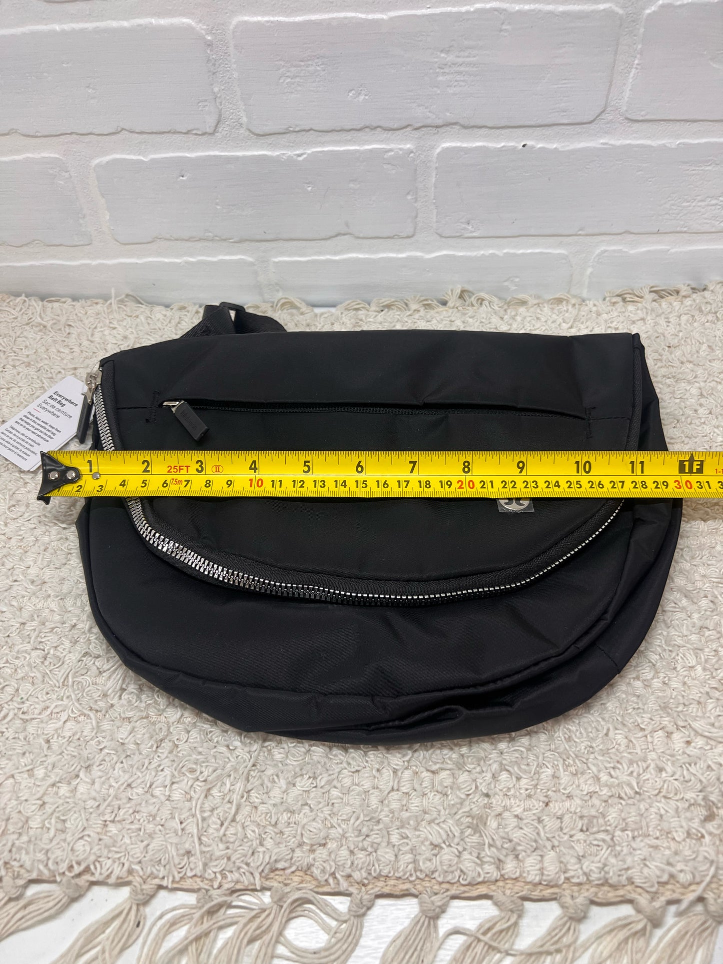 NWT Lululemon Everywhere Belt Bag in Black