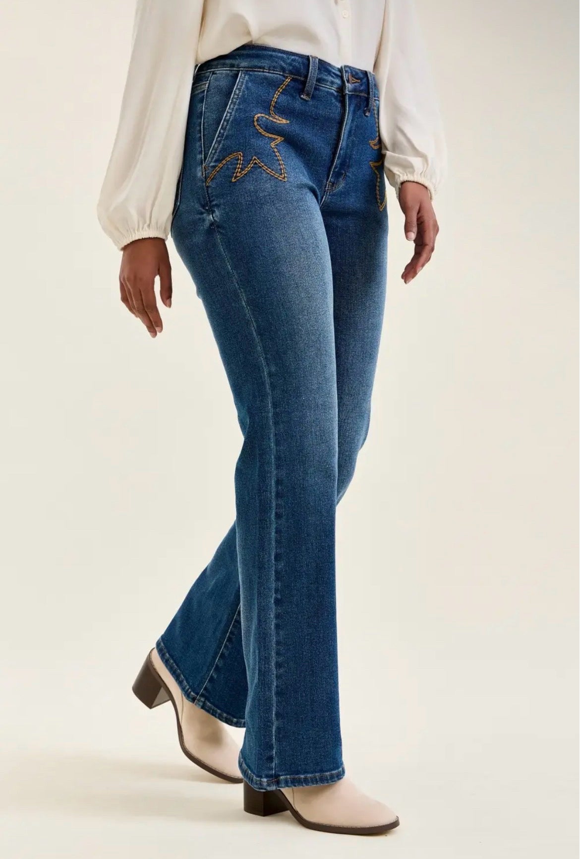 Judy Blue Daisy Bootcut Jeans in Saddle Blue w/ Cowboy Boot Stitching