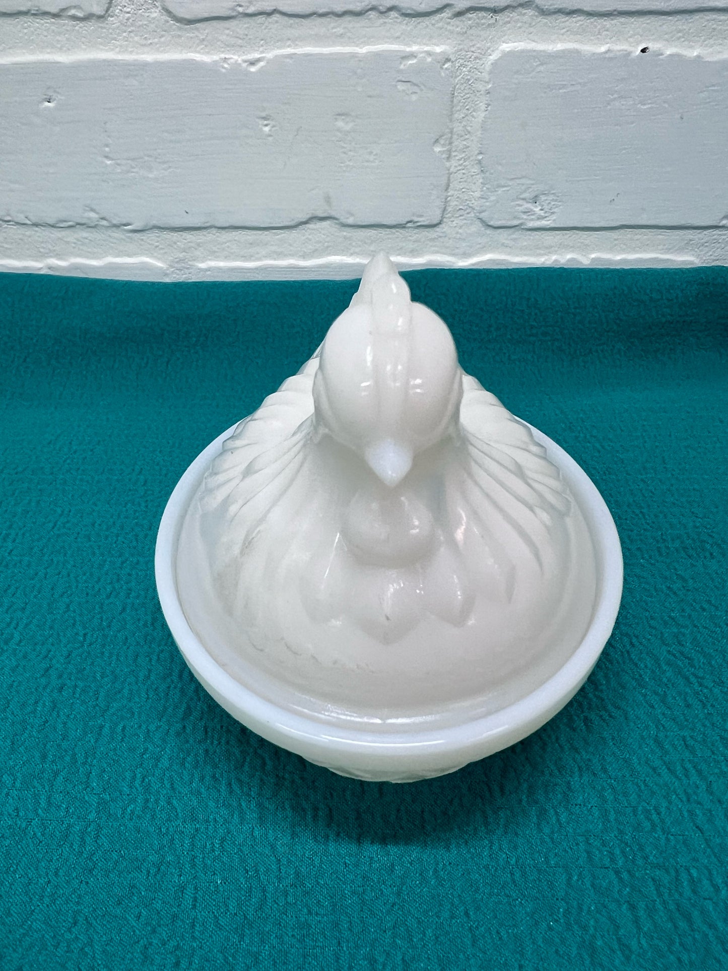 Vintage Milk Glass Nesting Hen/Hen on Nest